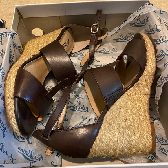 Lucky Brand Westwood Wedges - Picture 2 of 4